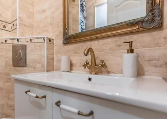 Apartment Luxury Art 1- In The Heart Of *