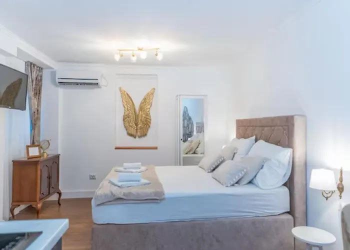 Luxury Art 1- In The Heart Of Apartment